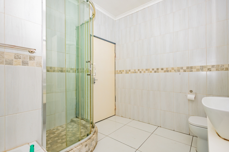 5 Bedroom Property for Sale in Vasco Estate Western Cape